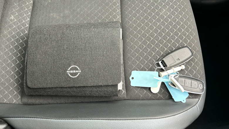 Nissan Juke 1.0 DiG-T 114 N-Connecta 5dr Petrol Hatchback